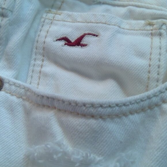 Hollister Women's White Ripped Jeans (Size 11R) - Picture 5 of 10
